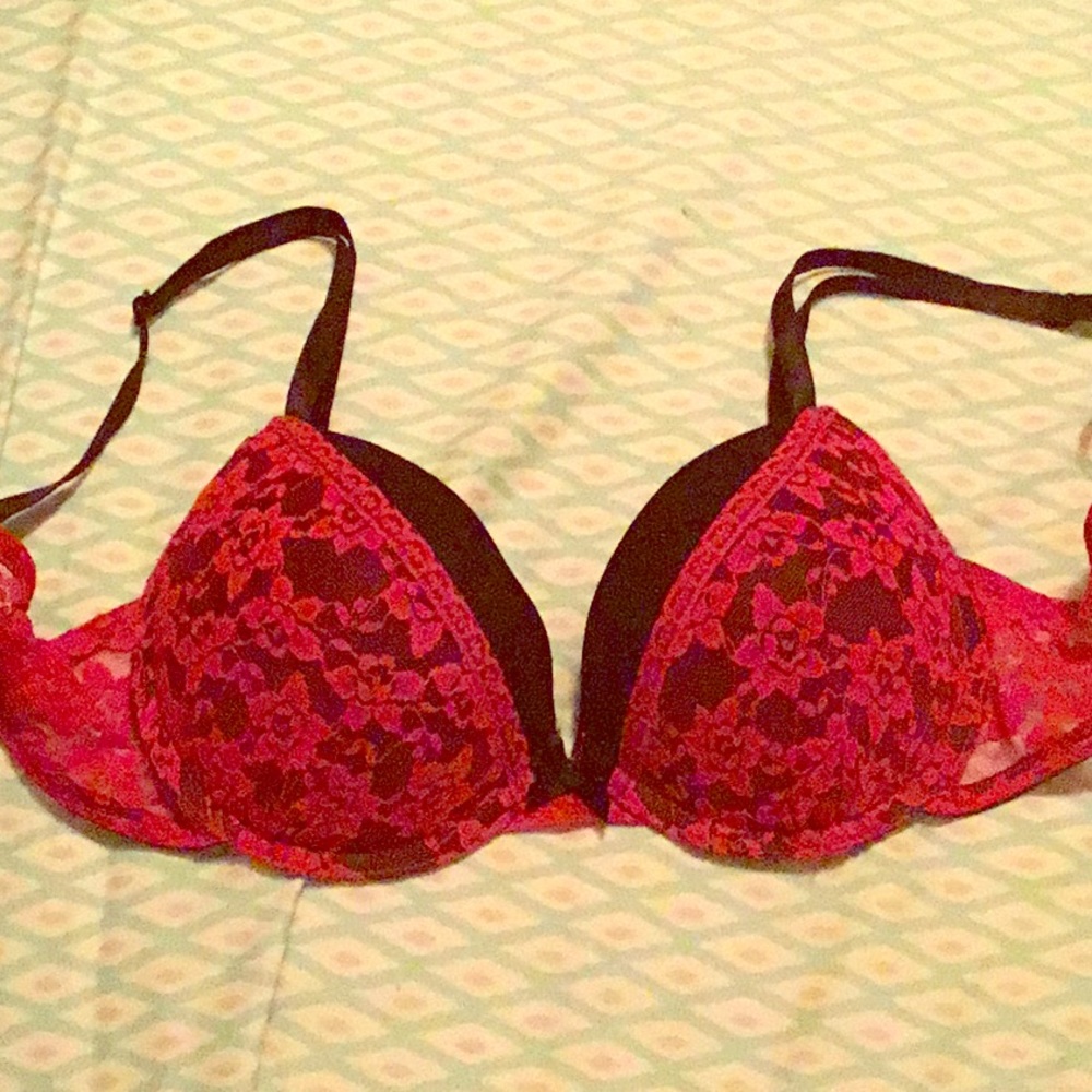 Black with red lace push up bra. 34C